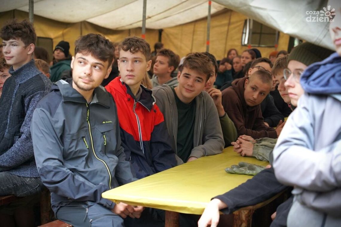 Harcerze bezpiecznie obozują Harcerze bezpiecznie obozują