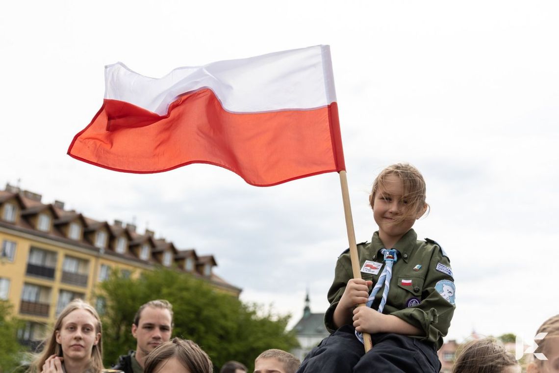 Harcerze pokazali jak świętować Dzień Flagi