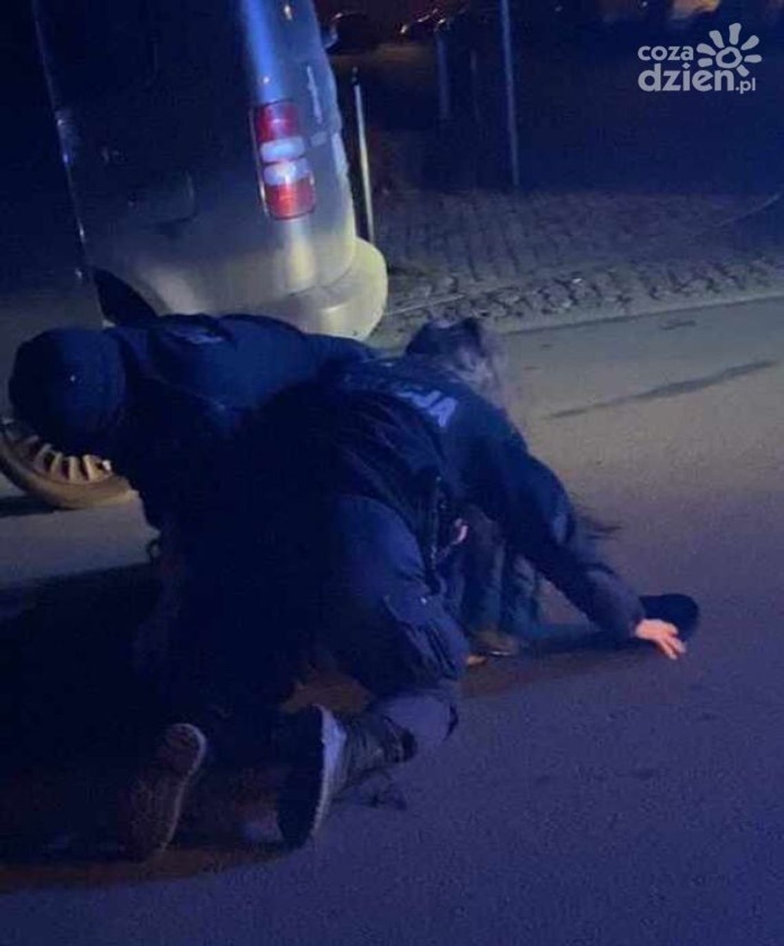 Hrubieszowski detektyw z Kielc pomógł w ujęciu pijanego byłego policjanta na Dolnym Śląsku Hrubieszowski detektyw z Kielc pomógł w ujęciu pijanego byłego policjanta na Dolnym Śląsku