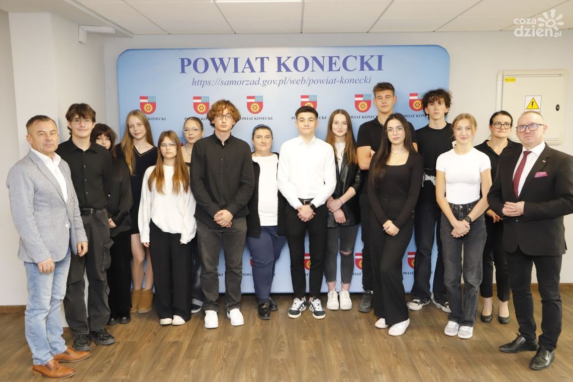 II Posiedzenie Młodzieżowej Rady Powiatu w Końskich II Posiedzenie Młodzieżowej Rady Powiatu w Końskich