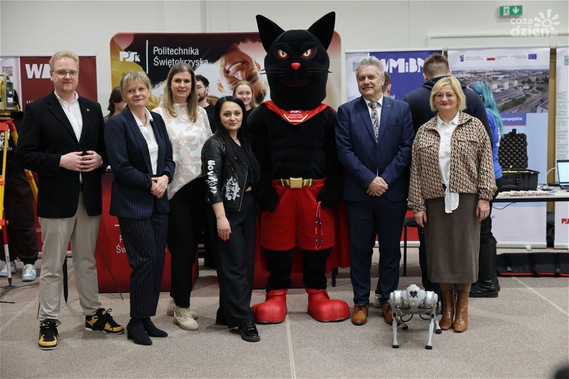 III Świętokrzyskie Targi Edukacyjne odbyły się w Skarżysku-Kamiennej III Świętokrzyskie Targi Edukacyjne odbyły się w Skarżysku-Kamiennej