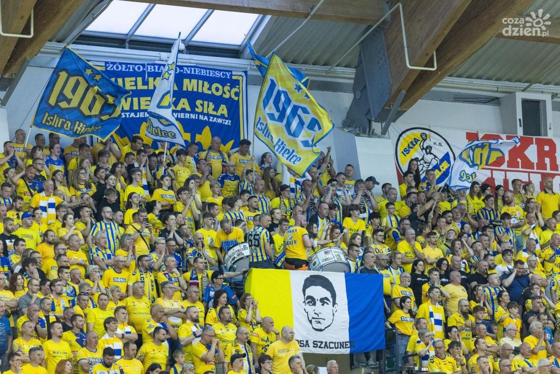 Industria Kielce przekroczyła magiczną barierę tysiąca sprzedanych karnetów na sezon 2025/2026 Industria Kielce przekroczyła magiczną barierę tysiąca sprzedanych karnetów na sezon 2025/2026