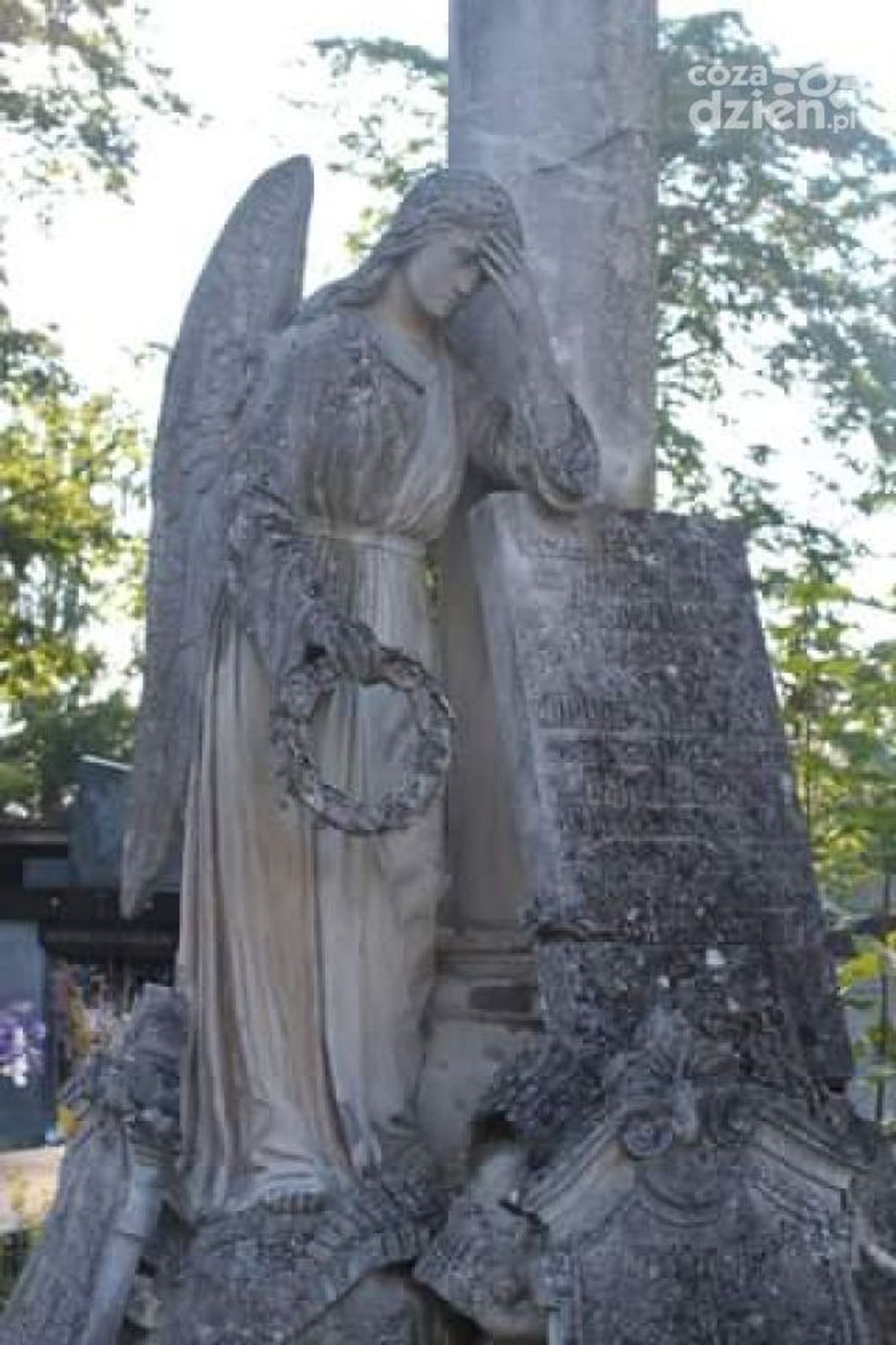 Integrujmy się w dbaniu o nasze pomniki Integrujmy się w dbaniu o nasze pomniki