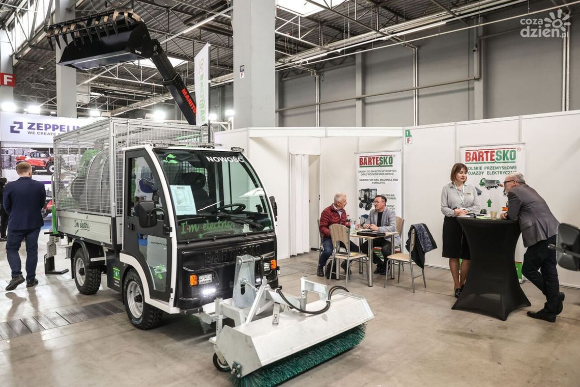 Interaktywne infokioski dla mieszkańców, ławki solarne z Wi-Fi i inne ciekawostki na targach Ekotech