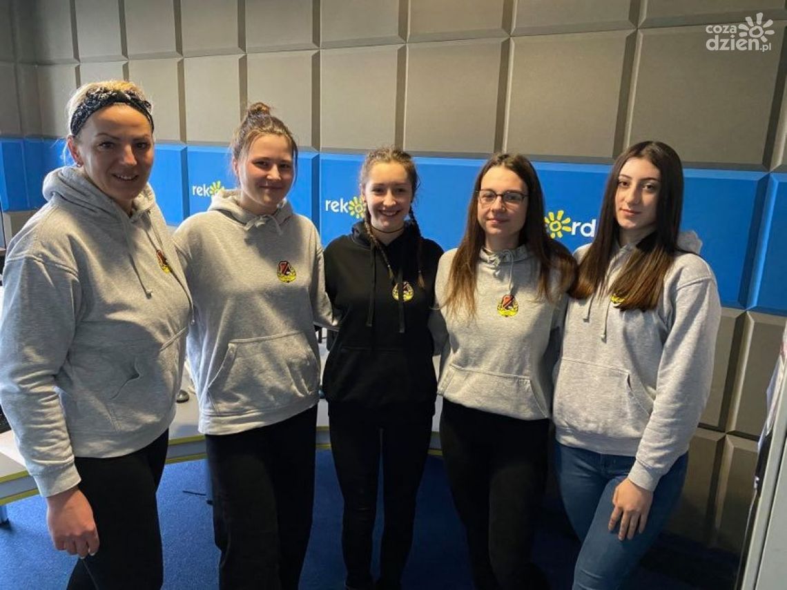 Iwona Kosiorowska i siatkarki KSZO SMS: Pełna mobilizacja i ciężka praca w sporcie się opłaca Iwona Kosiorowska i siatkarki KSZO SMS: Pełna mobilizacja i ciężka praca w sporcie się opłaca