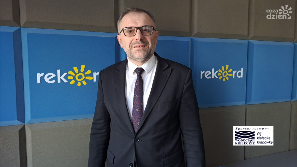 J. Kateusz: Zachęcamy do wyrabiania Ostrowieckiej Karty Komunikacyjnej 