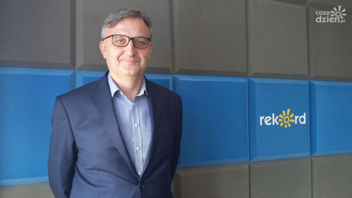 J. Kowalczyk: Tegoroczne lato i wakacje przywitamy w folkowym klimacie J. Kowalczyk: Tegoroczne lato i wakacje przywitamy w folkowym klimacie