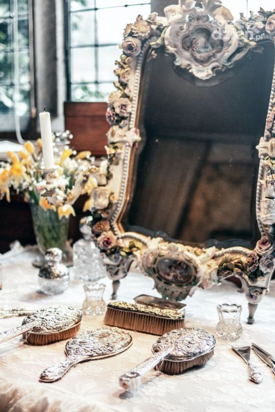 Jak urządzić toaletkę, by była funkcjonalna i piękna?