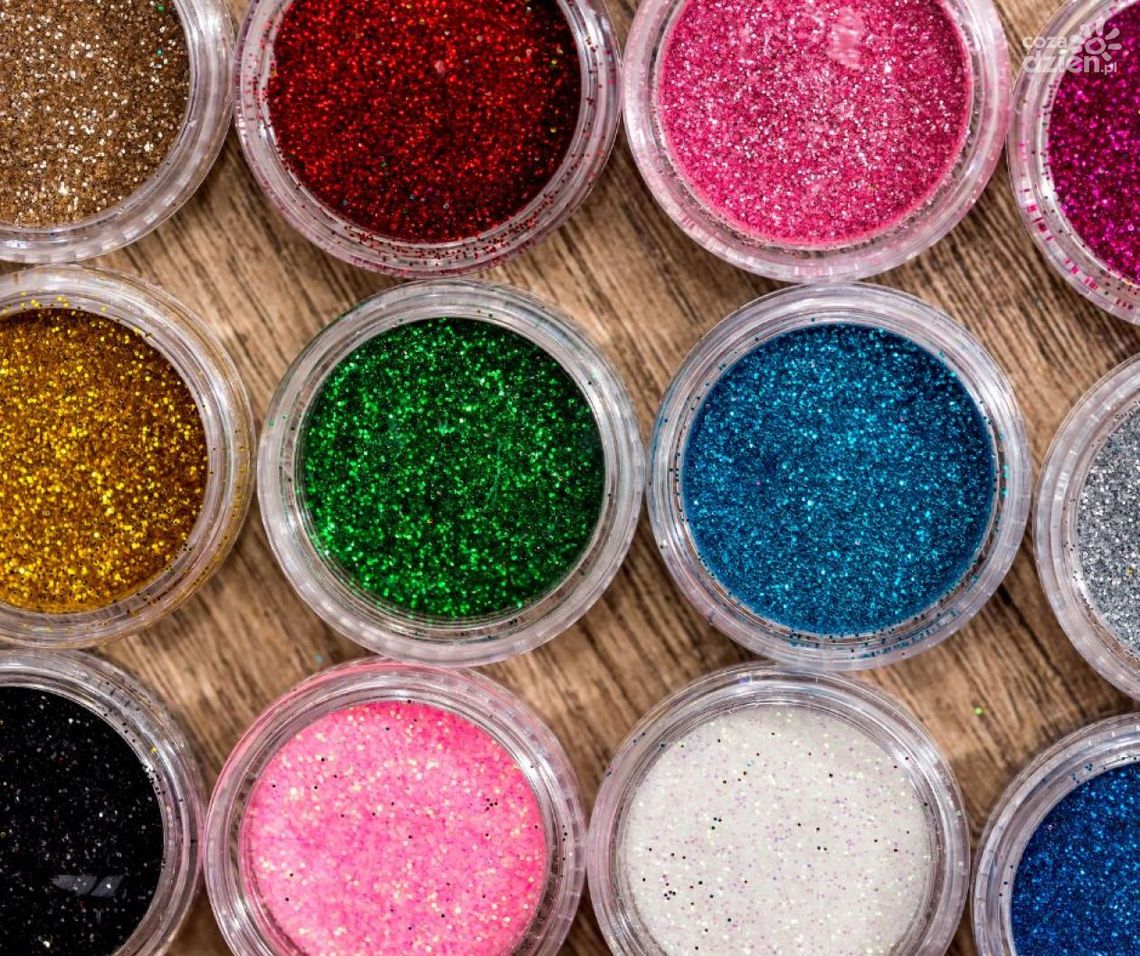 Jak wybrać najlepszy pyłek do paznokci?