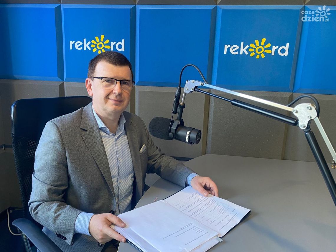 Jarosław Górczyński: Rozstrzygnęliśmy przetarg. Na ulice miasta wyjadą nowe hybrydowe autobusy