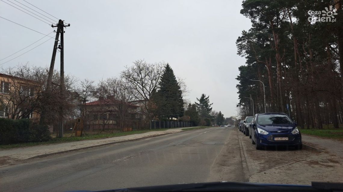 Jeszcze więcej drogowców na ostrowieckich ulicach Jeszcze więcej drogowców na ostrowieckich ulicach