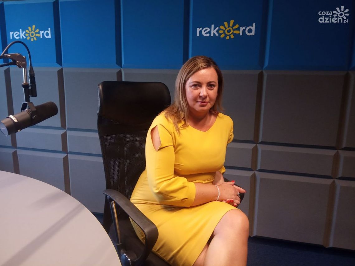 Joanna Suska: Ćmielów zyskał nowe połączenia autobusowe Joanna Suska: Ćmielów zyskał nowe połączenia autobusowe