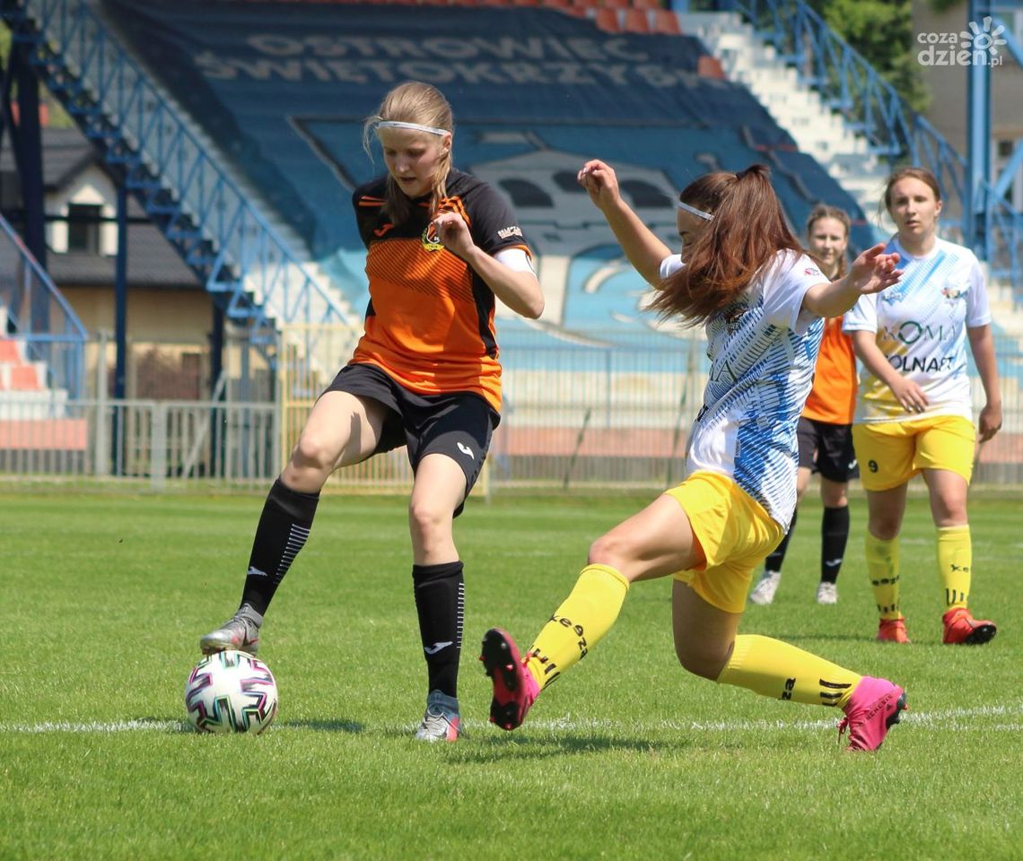 Juniorki KSZO 1929 grały baraż o awans do ligi centralnej - Zdjęcia Juniorki KSZO 1929 grały baraż o awans do ligi centralnej - Zdjęcia