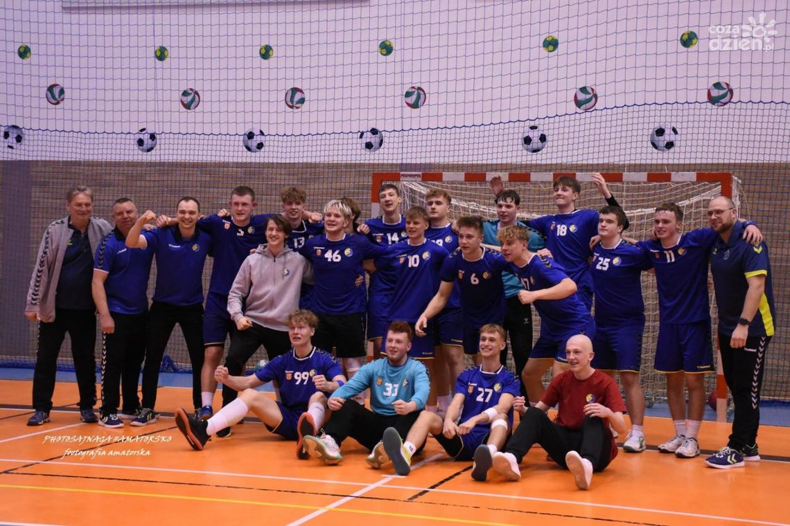 Juniorzy młodsi KS VIVE Kielce powalczą o medale mistrzostw polski. Juniorzy młodsi KS VIVE Kielce powalczą o medale mistrzostw polski.