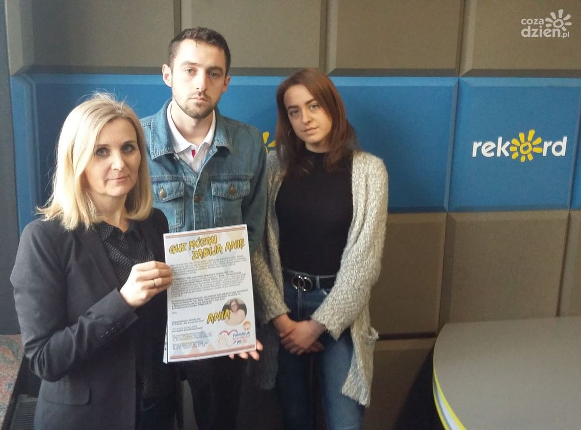 Justyna Marynowska, Katarzyna i Mateusz : Choroba przyszła nagle i postępuje. Ania z okolic Ostrowca Św. pilnie potrzebuje pomocy ! Justyna Marynowska, Katarzyna i Mateusz : Choroba przyszła nagle i postępuje. Ania z okolic Ostrowca Św. pilnie potrzebuje pomocy !