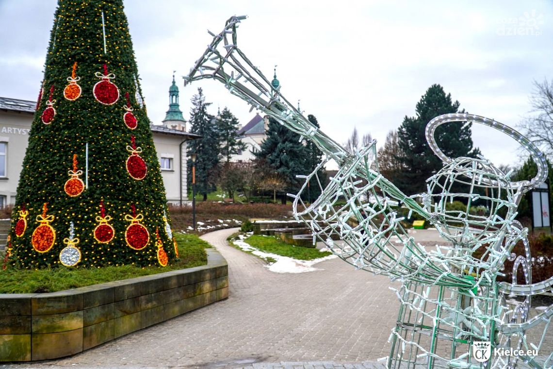 Już w weekend na Placu Artystów Święty Mikołaj wraz z bajkowymi postaciami