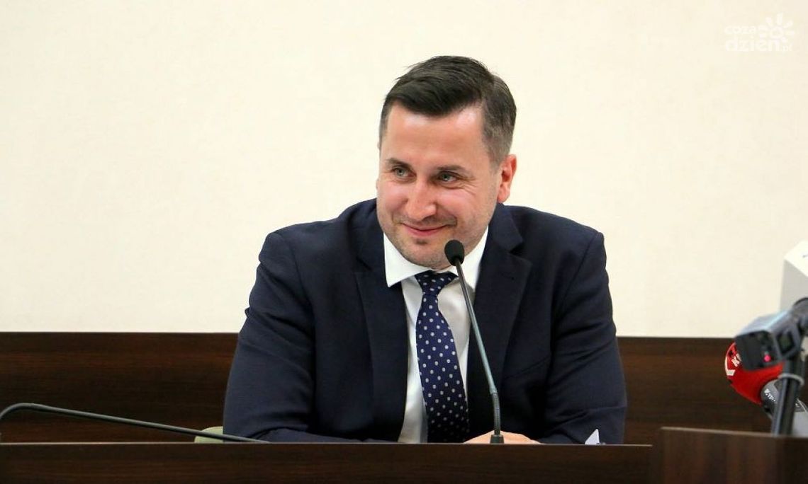 K. Suchański o podwyżkach: Władza znowu sięga do kieszeni kielczan, a jednocześnie radni podnoszą sobie diety K. Suchański o podwyżkach: Władza znowu sięga do kieszeni kielczan, a jednocześnie radni podnoszą sobie diety