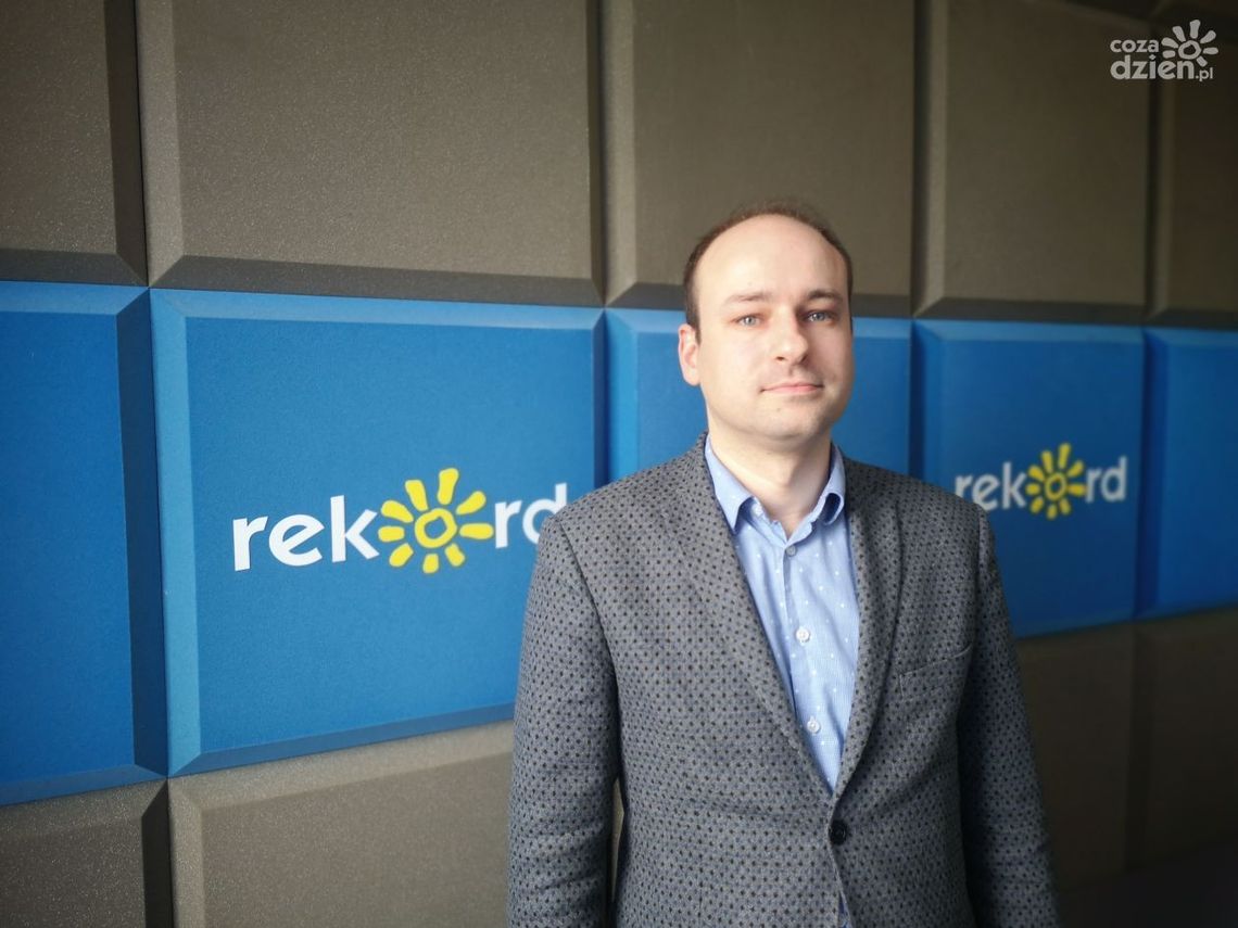 K. Wójcik: Konstytucja z 1791 roku po raz pierwszy w Europie podkreślała trójpodział władzy na ustawową, wykonawczą i sądowniczą. K. Wójcik: Konstytucja z 1791 roku po raz pierwszy w Europie podkreślała trójpodział władzy na ustawową, wykonawczą i sądowniczą.