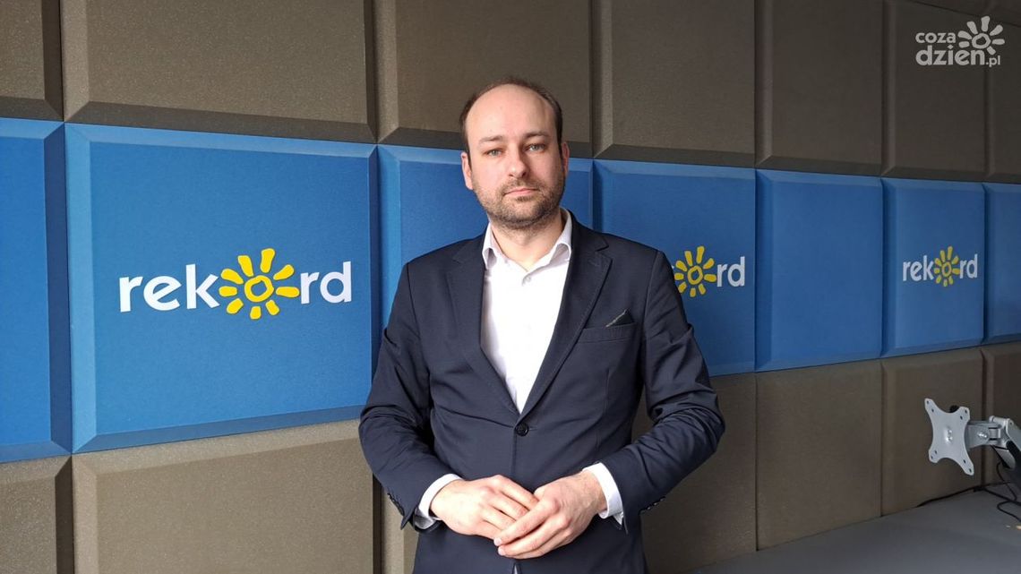 K. Wójcik: Mam pomysły na to, jak do Ostrowca  przyciągnąć inwestorów i turystów a także jak wprowadzić więcej samorządności w szkołach  