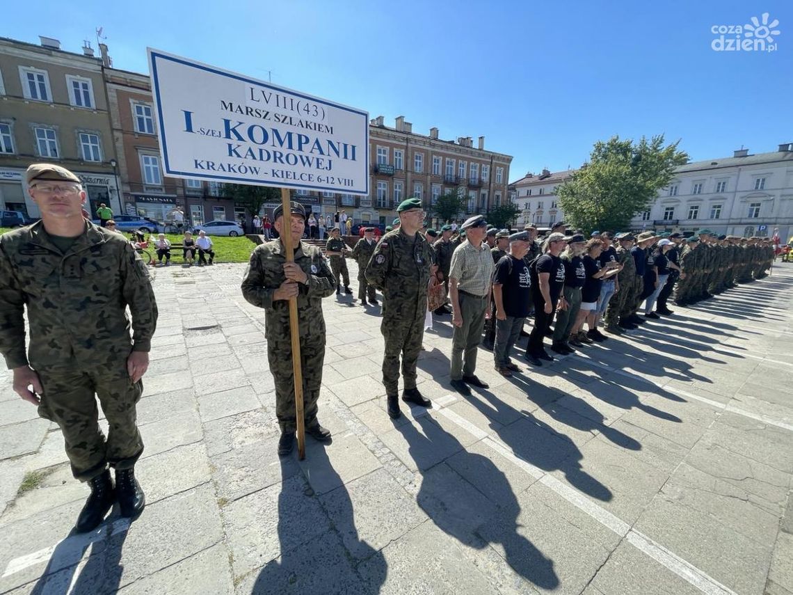 Kadrówka dotarła do Kielc Kadrówka dotarła do Kielc