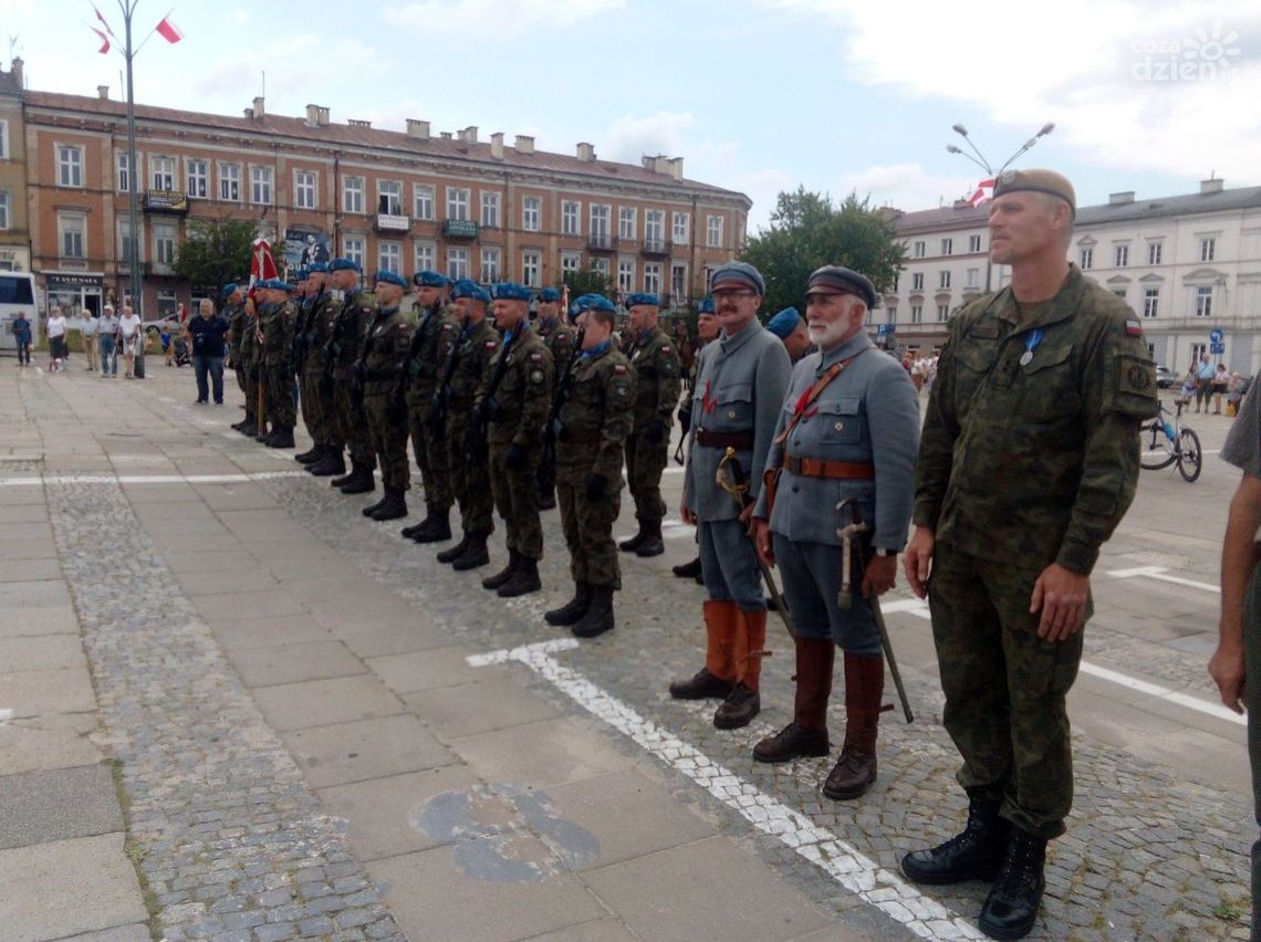 Kadrówka wkroczyła do Kielc Kadrówka wkroczyła do Kielc