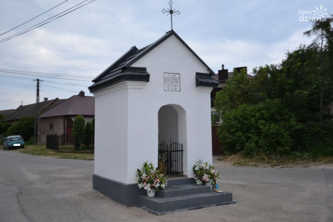 Kapliczka jak nowa Kapliczka jak nowa