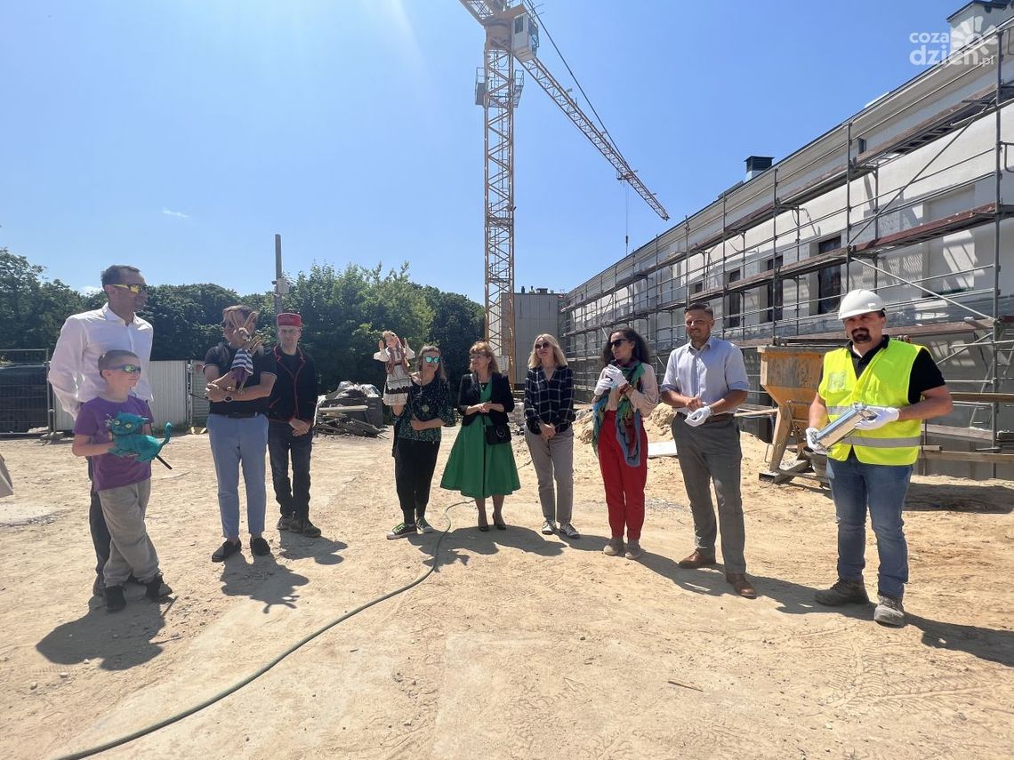 Kapsuła Czasu przekazana do wmurowania Kapsuła Czasu przekazana do wmurowania