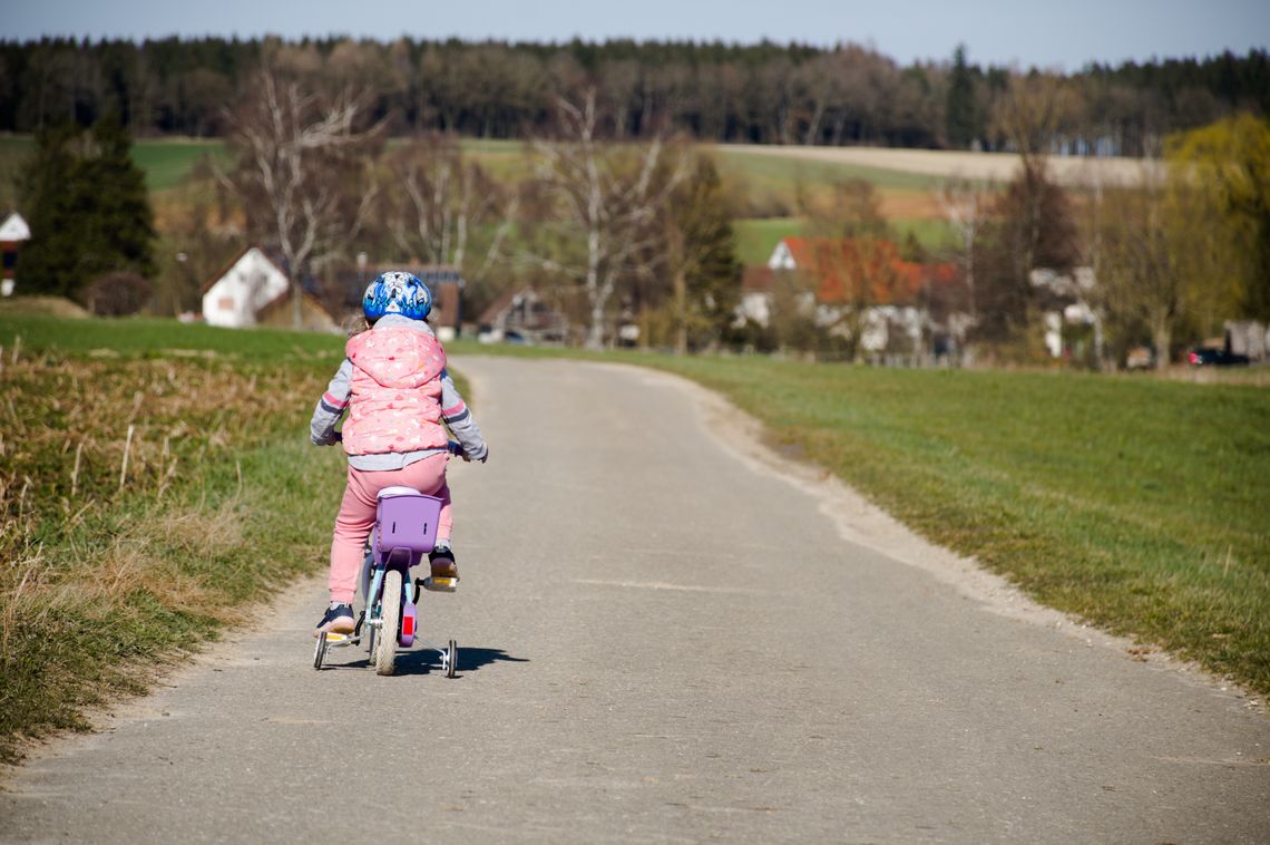 Kaski obowiązkowe dla dzieci. Nowe przepisy wchodzą w życie już 3 czerwca Kaski obowiązkowe dla dzieci. Nowe przepisy wchodzą w życie już 3 czerwca
