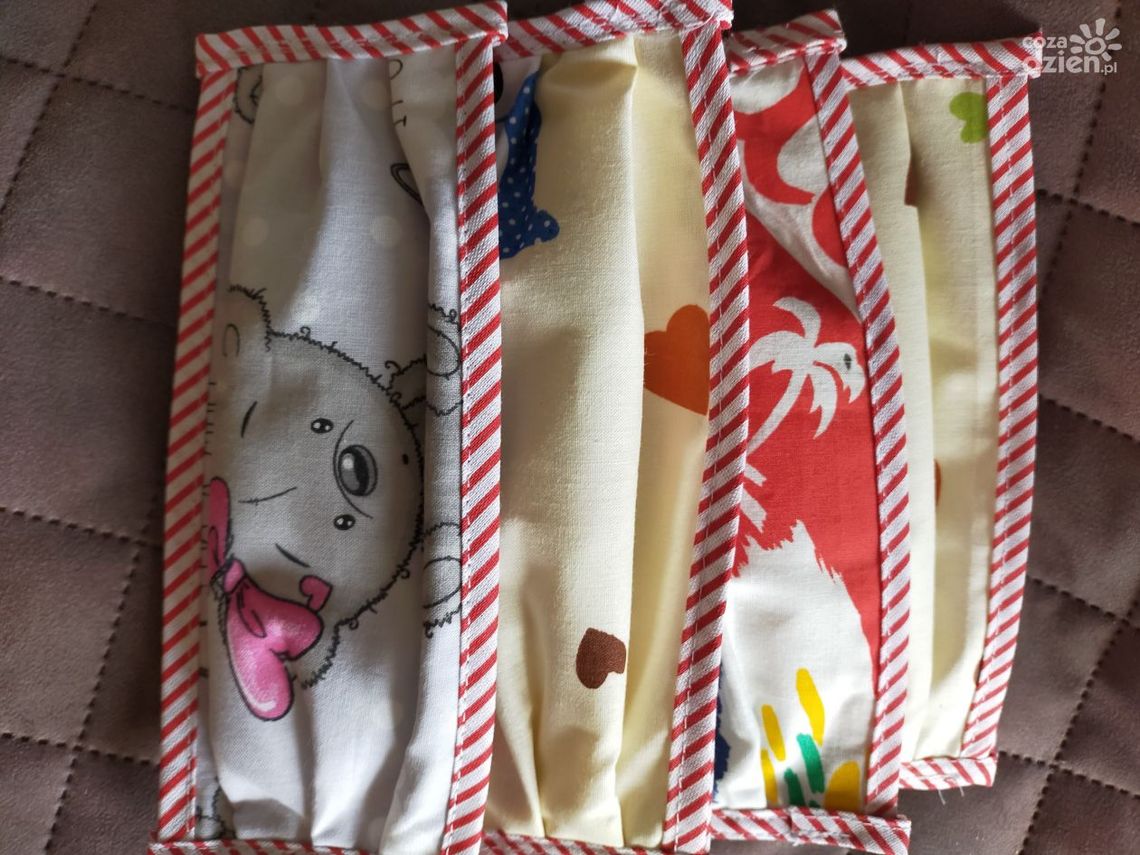 Katarzyna Małek: Wyciągnęłyśmy stare maszyny i szyjemy maseczki ochronne