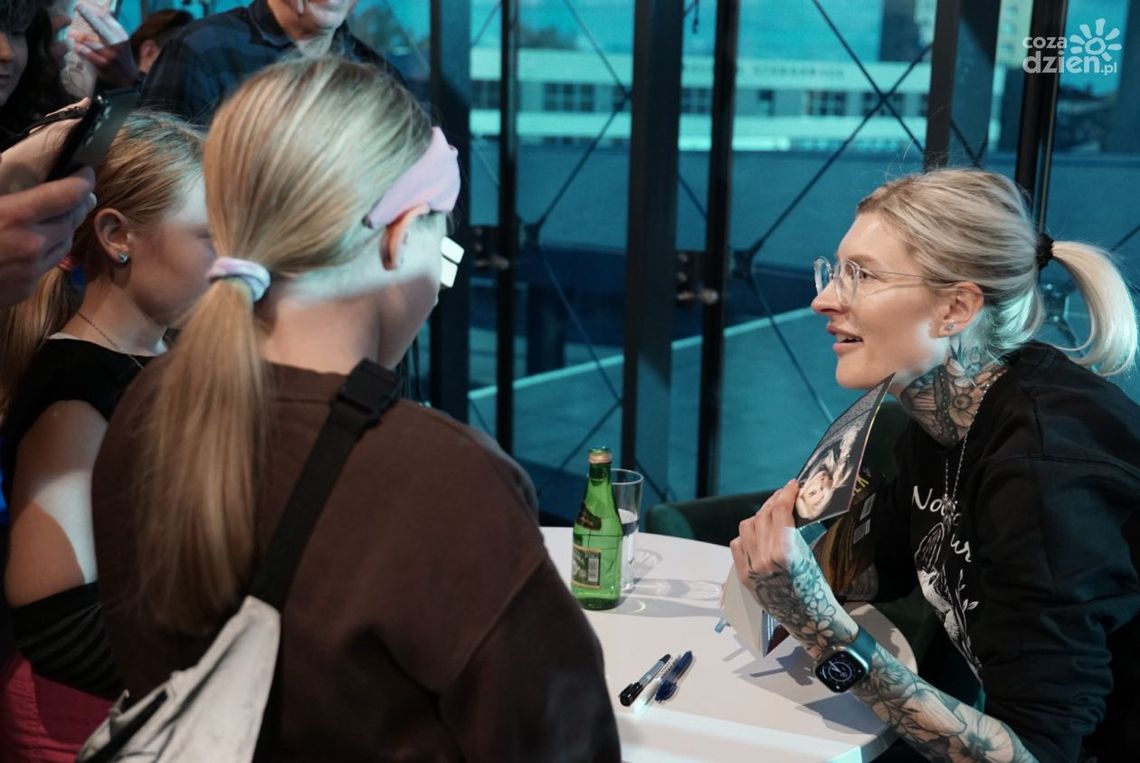 Katarzyna Puzyńska spotkała się z czytelnikami w Kielcach Katarzyna Puzyńska spotkała się z czytelnikami w Kielcach