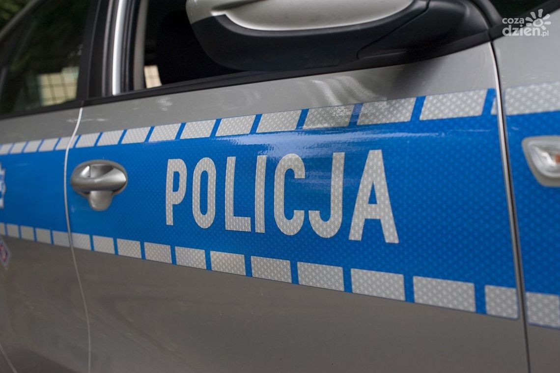 Kielce. 44-letni mężczyzna zatrzymany w związku z podejrzeniem posiadania znacznej ilości narkotyków Kielce. 44-letni mężczyzna zatrzymany w związku z podejrzeniem posiadania znacznej ilości narkotyków