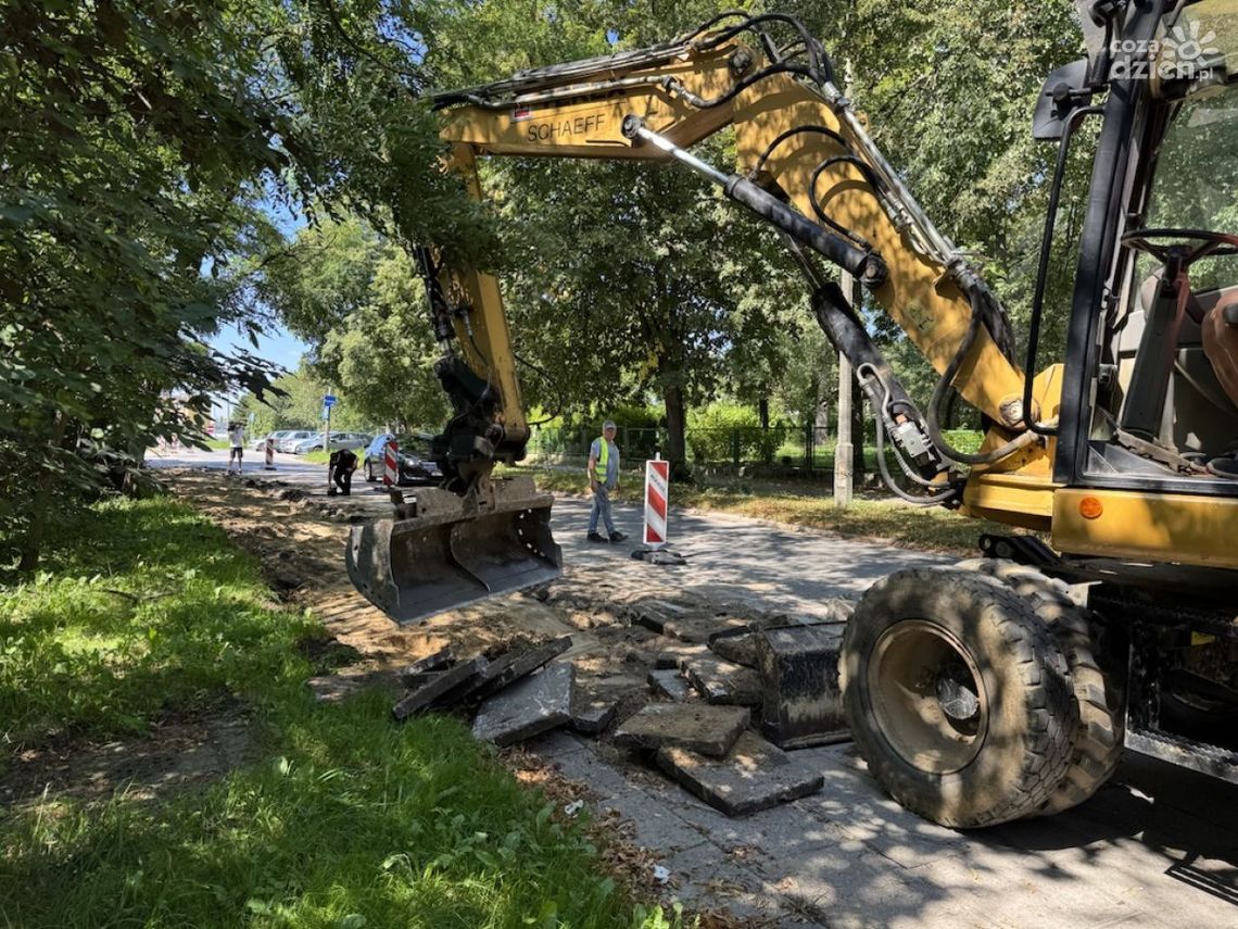 Kielce Bez Dziur - Ruszył remont ul. Kołłątaja, miasto zapowiada kolejne inwestycje Kielce Bez Dziur - Ruszył remont ul. Kołłątaja, miasto zapowiada kolejne inwestycje