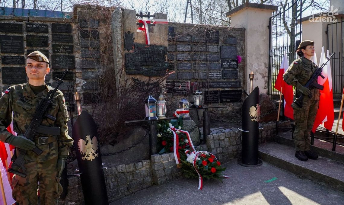 Kielczanie uczcili 85. rocznicę Zbrodni Katyńskiej Kielczanie uczcili 85. rocznicę Zbrodni Katyńskiej