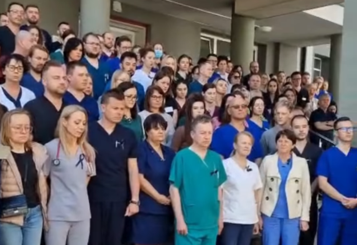 Kieleccy lekarze z hołdem dla zamordowanego ortopedy z Krakowa [WIDEO]