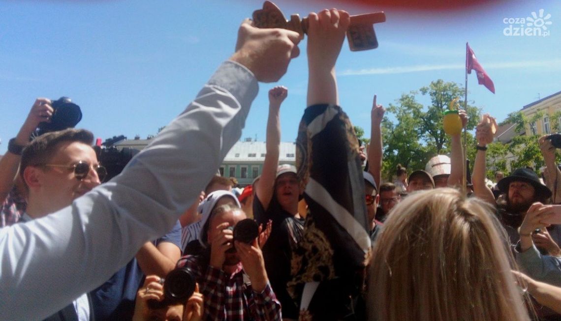 Kieleccy studenci przejęli władzę nad miastem! Kieleccy studenci przejęli władzę nad miastem!