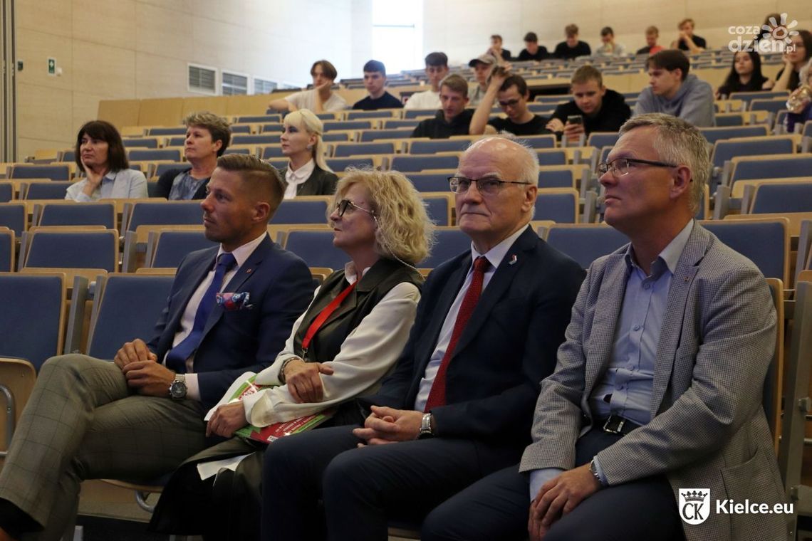 Kielecki Salon Maturzystów Kielecki Salon Maturzystów