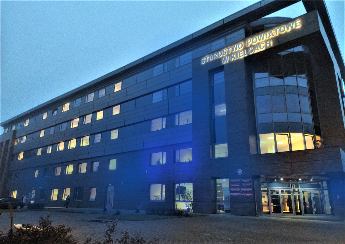 Kieleckie starostwo na niebiesko dla autyzmu Kieleckie starostwo na niebiesko dla autyzmu