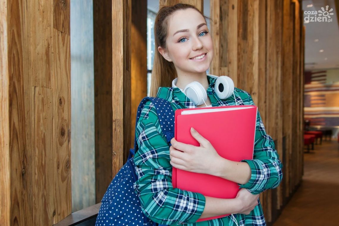 Kieleckie uczelnie i świętokrzyskie powiaty nawiążą współpracę przy jednym z największych projektów edukacyjnych w historii regionu Kieleckie uczelnie i świętokrzyskie powiaty nawiążą współpracę przy jednym z największych projektów edukacyjnych w historii regionu