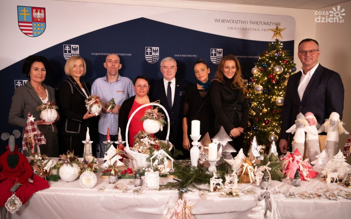 Kiermasz Świąteczny zaprasza. Wspierajmy podmioty ekonomii społecznej Kiermasz Świąteczny zaprasza. Wspierajmy podmioty ekonomii społecznej