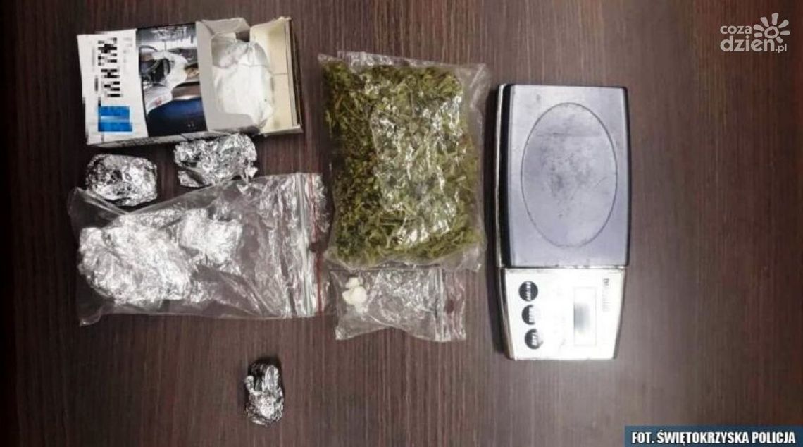 Kierował bez uprawnień, za to z narkotykami Kierował bez uprawnień, za to z narkotykami