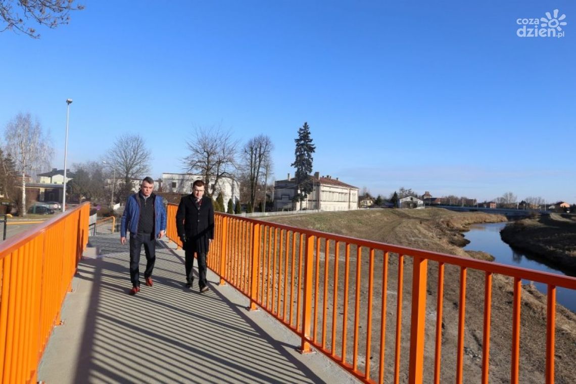 Kładka aż lśni nowością Kładka aż lśni nowością