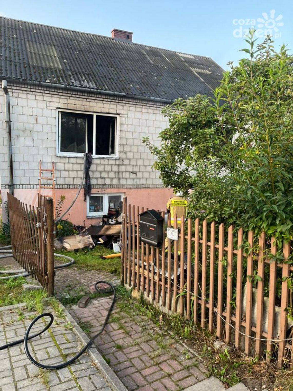 Kobieta zginęła w pożarze domu w Rykoszynie Kobieta zginęła w pożarze domu w Rykoszynie