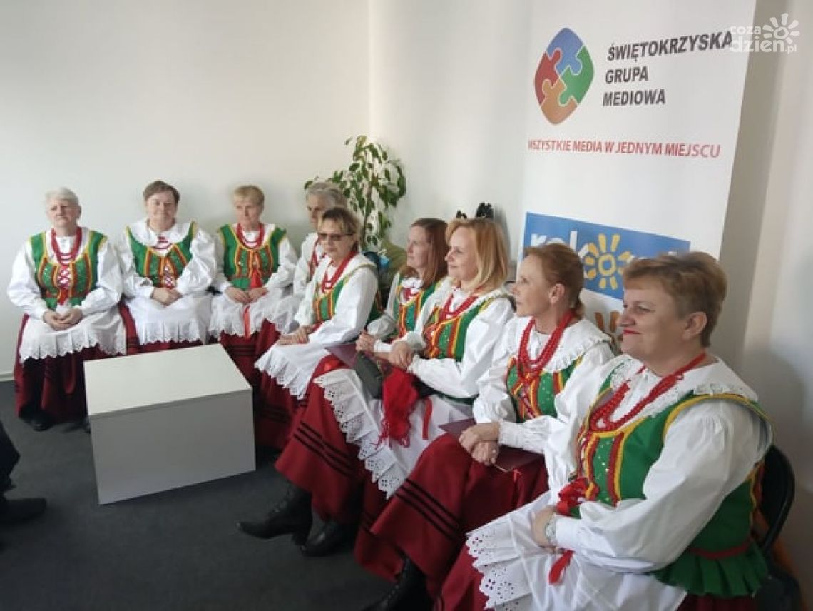 Kobiety są z Venus albo... spod Ćmielowa Kobiety są z Venus albo... spod Ćmielowa