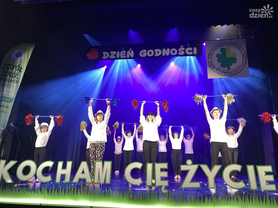 "Kocham Cię Życie" – tydzień godności i wzruszeń w ostrowieckim ZSS "Kocham Cię Życie" – tydzień godności i wzruszeń w ostrowieckim ZSS