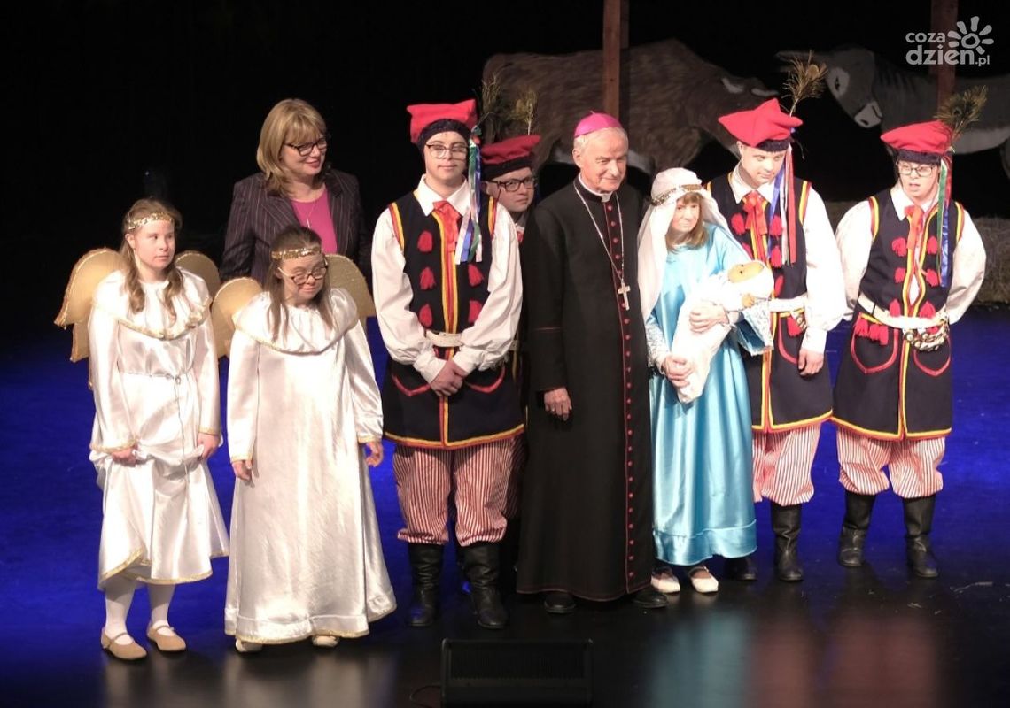 Kolędowanie z Biskupem w WDK. Muzyka, wspólnota i wzruszenia na zakończenie świąt Kolędowanie z Biskupem w WDK. Muzyka, wspólnota i wzruszenia na zakończenie świąt