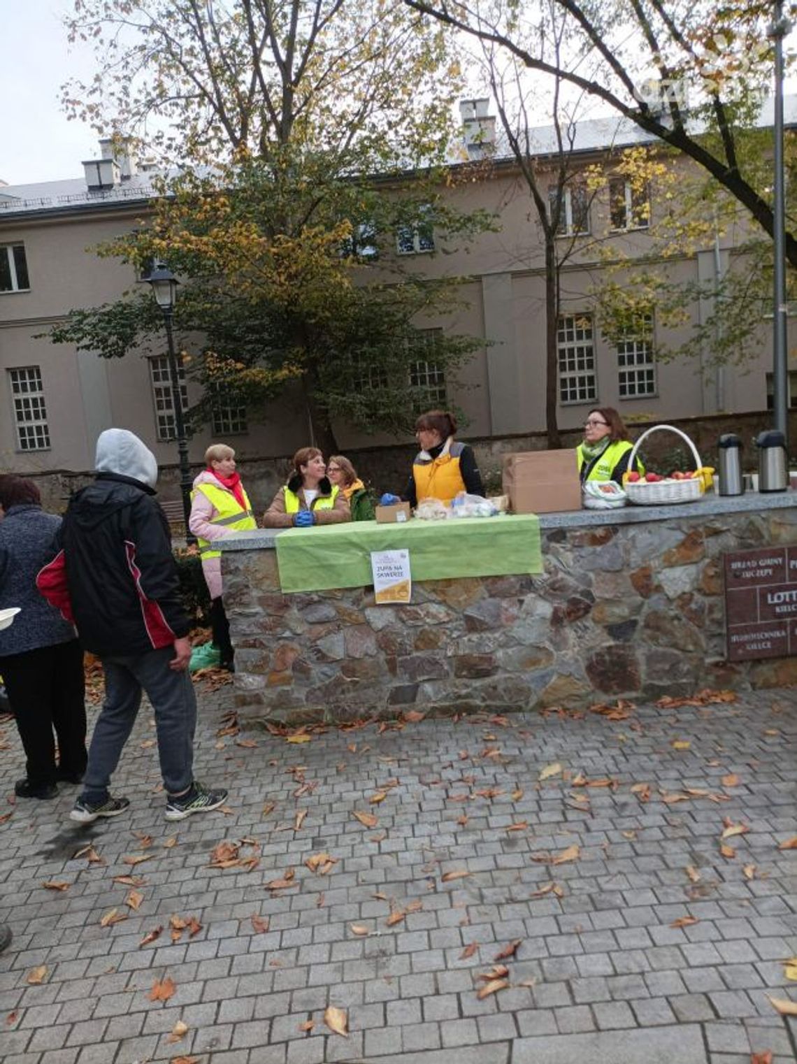 Kolejna akcja "Zupy na skwerze" zakończona sukcesem Kolejna akcja "Zupy na skwerze" zakończona sukcesem