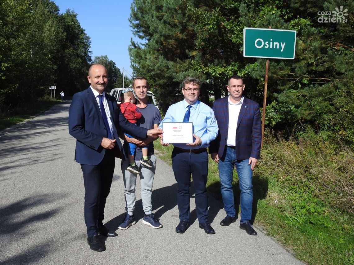 Kolejna dotacja na drogę powiatową Kolejna dotacja na drogę powiatową