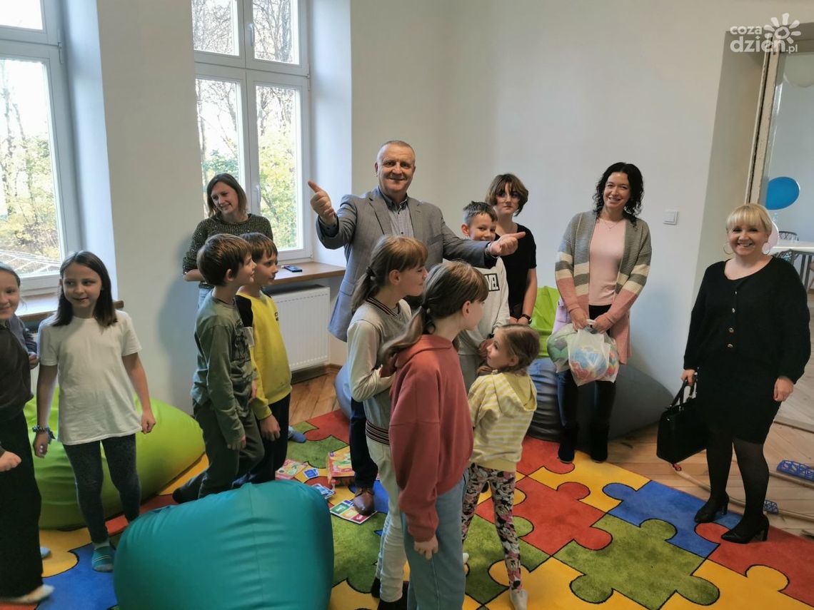 Kolejna świetlica środowiskowa tym razem w zabytkowym dworku w Chocimowie Kolejna świetlica środowiskowa tym razem w zabytkowym dworku w Chocimowie