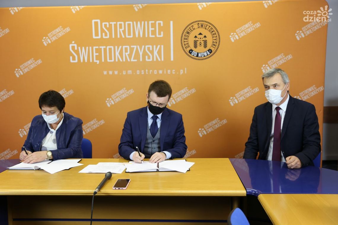 Kolejne dofinansowanie dla ostrowieckiego szpitala, tym razem na remont holu głównego Kolejne dofinansowanie dla ostrowieckiego szpitala, tym razem na remont holu głównego