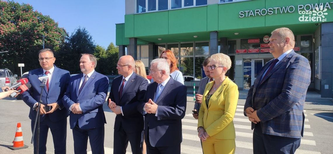 Kolejne miliony dla powiatu opatowskiego Kolejne miliony dla powiatu opatowskiego